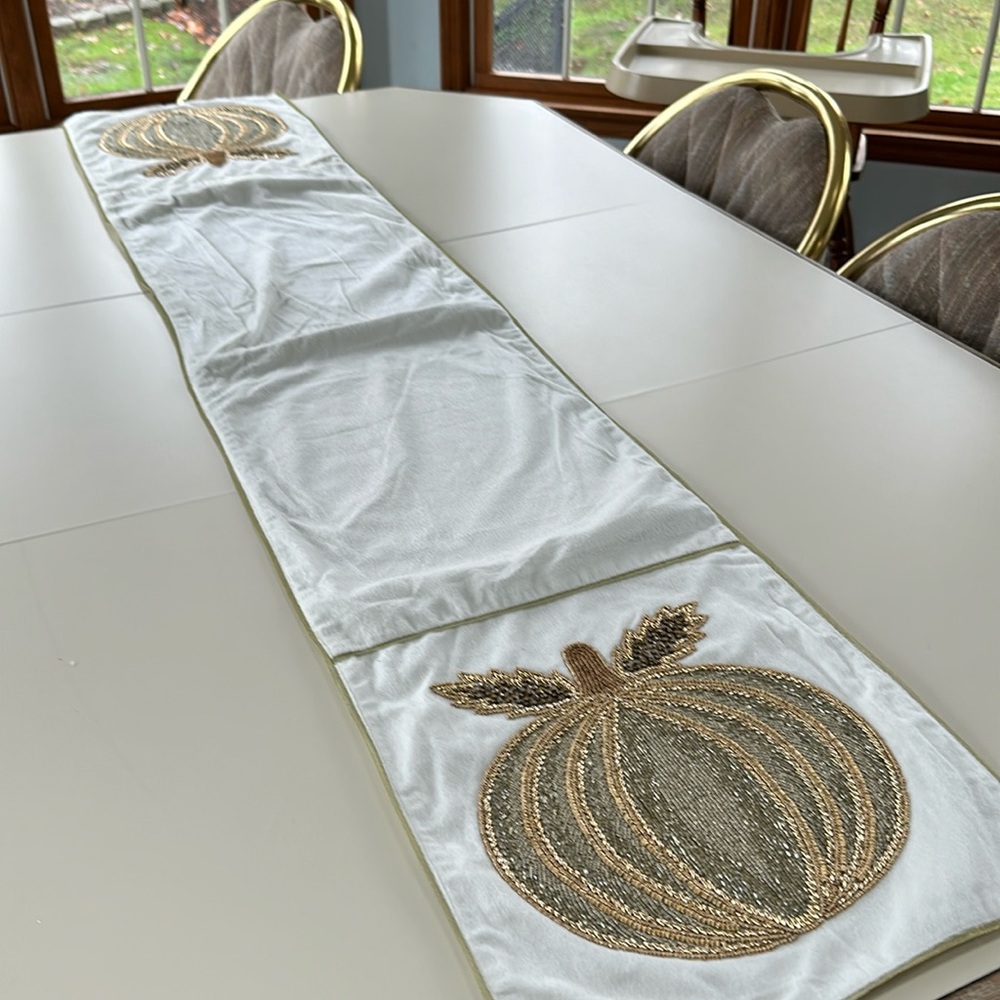 Beaded pumpkin table runner 71x14,